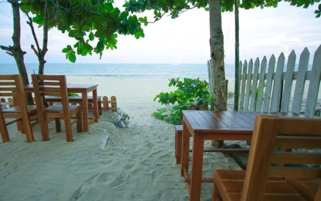 Shalom Beach Residency