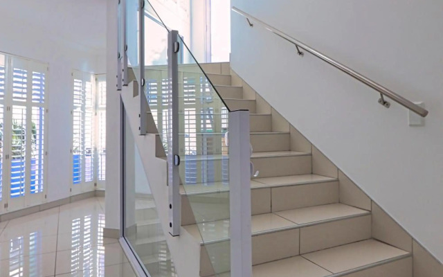 Denhill Villa Unit 4