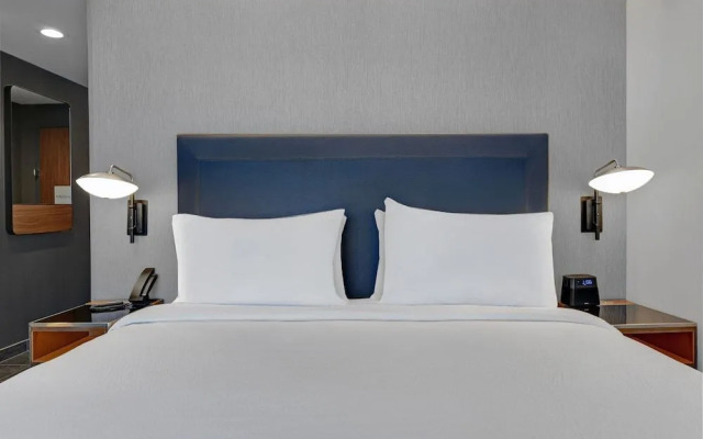 Courtyard by Marriott Hamilton