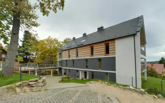 Willa Laser - Sun Seasons 24