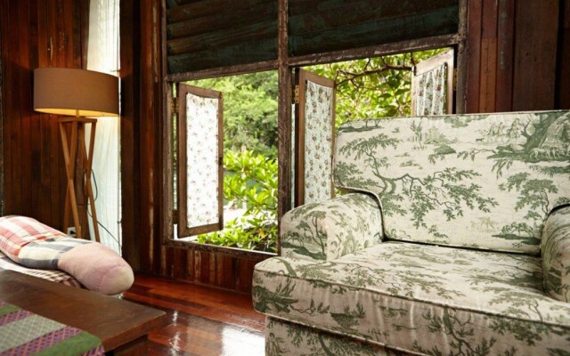 Bann Makok The Getaway