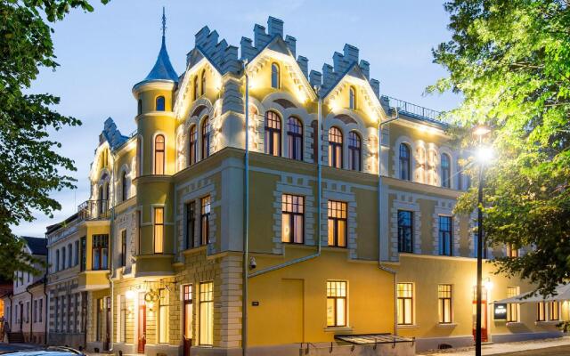 hotelImage
