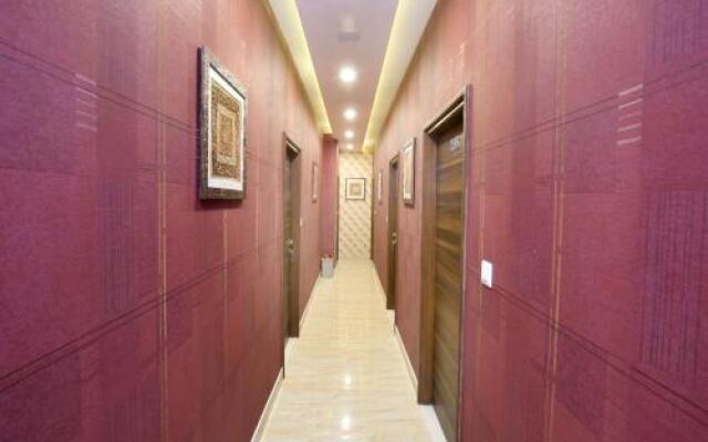 OYO 14392 Hotel Pearl wood