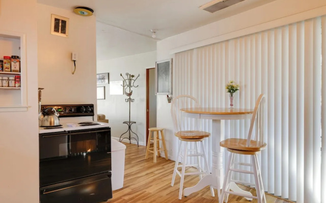 Walk to Downtown: Eclectic Murphys Home w/ Decks!