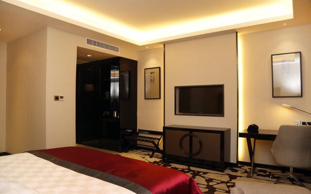 Green Oriental Hotel (Shenzhen Pinghu South China City Hehua subway station)