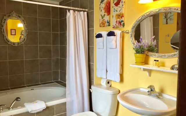 Distinctive Inns of Kingsville Inn31
