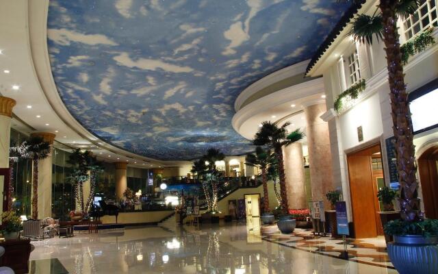 Royal Marina Plaza
