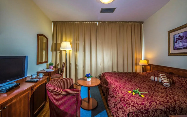 Forest Hills Hotel & Golf