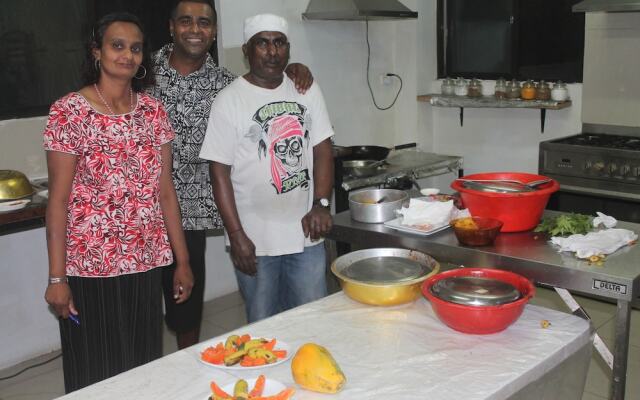 Shalini Garden Hotel & Apartment