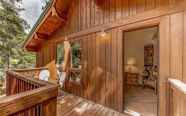 Paradise On The River Three Bedroom Cabin