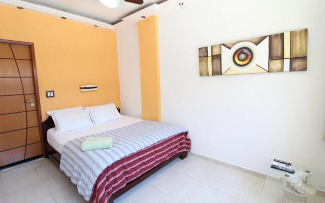 Pineapples F1137 Copacabana Elegant Penthouse