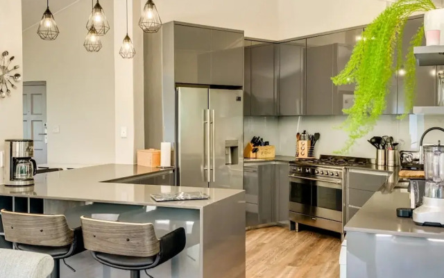 Charming Home With Mountain Views at Rivendell