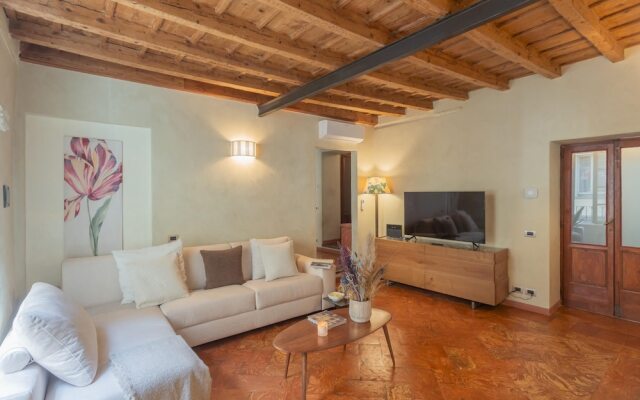 Pantero Apartment in Como