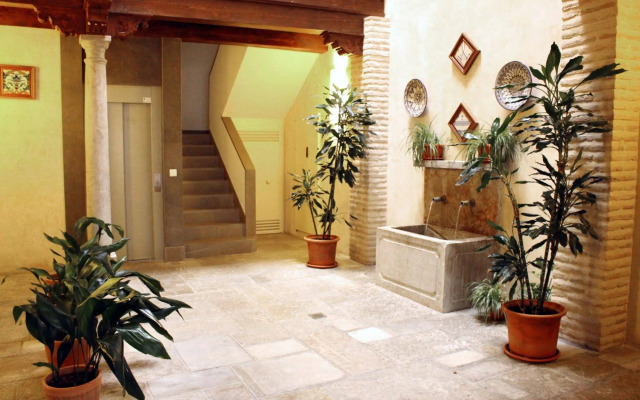 Laurel Suites