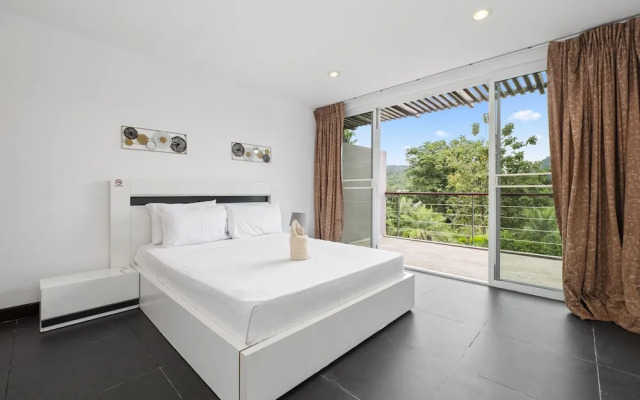 4 bedroom pool villa. 7kms to Patong