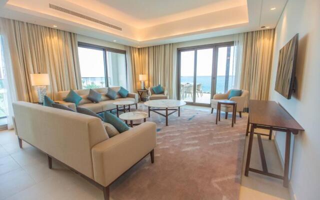 Luxurious 5 Bedroom Apartment - Full Ocean view