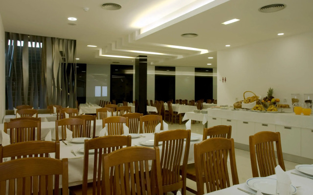 Hotel Genesis