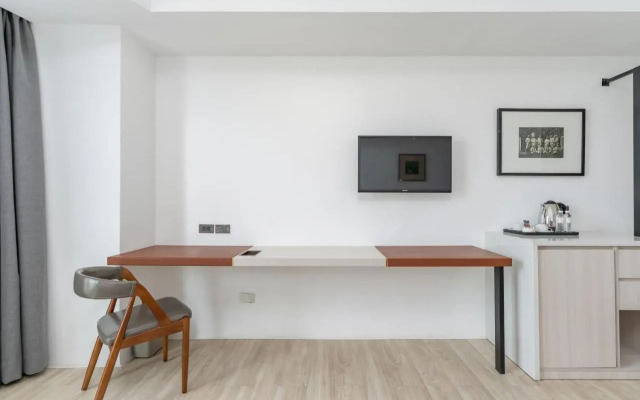 Crown Regency Hotel and Towers