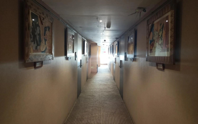 Hotel Highway Inn