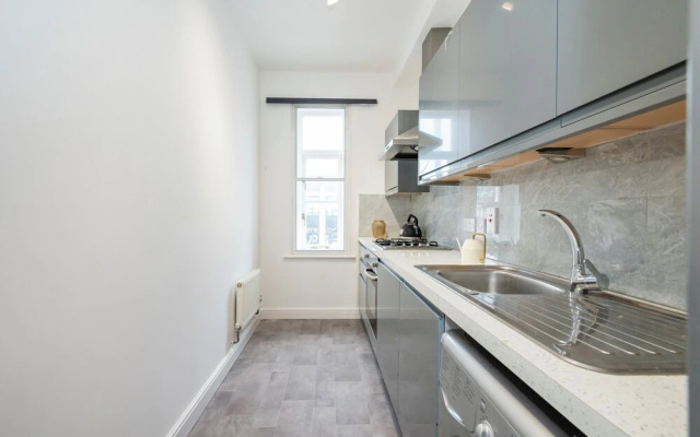Beautiful Flat Near the Center 11 min