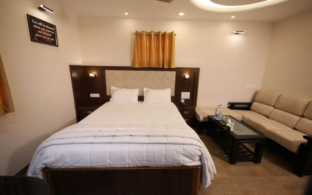 Le Emmaus Residency