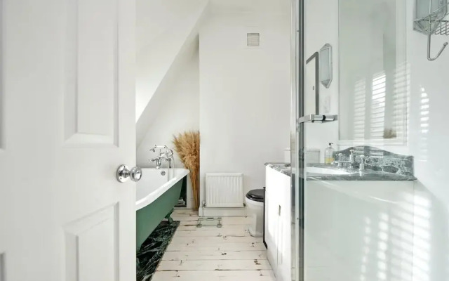 Contemporary 1 bed Apartment Chelsea