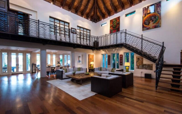 Stunning Balinese Style Villa