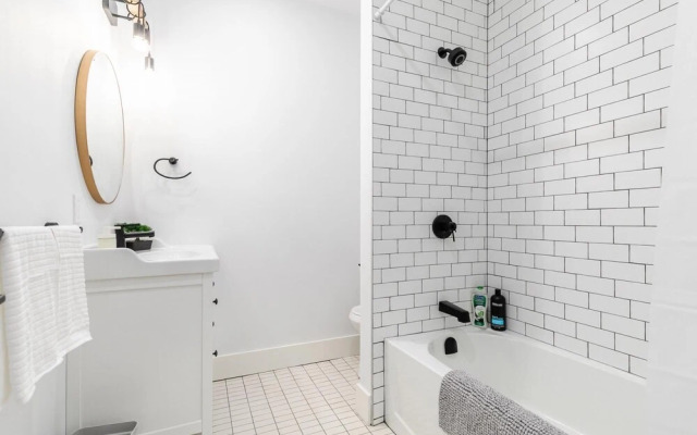 1BR Apt w Queen Bed Netflix - Prime Location