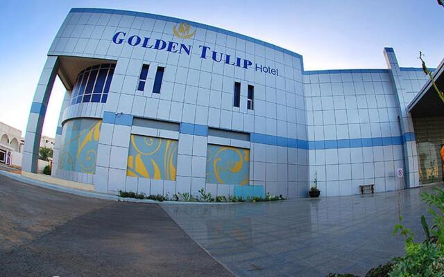 Golden Tulip Hail