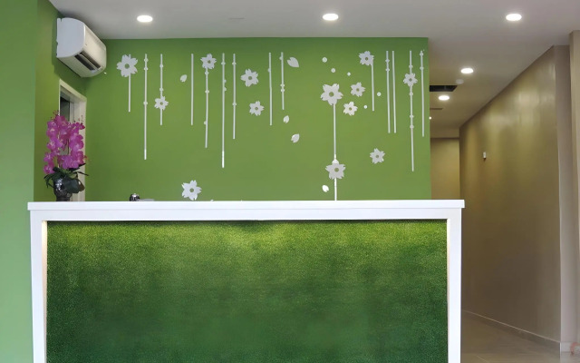 Golden Leaf Boutique Hotel