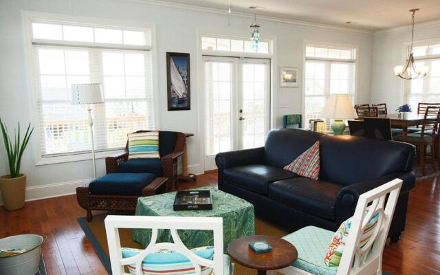 Nexta C by Oak Island Accommodations