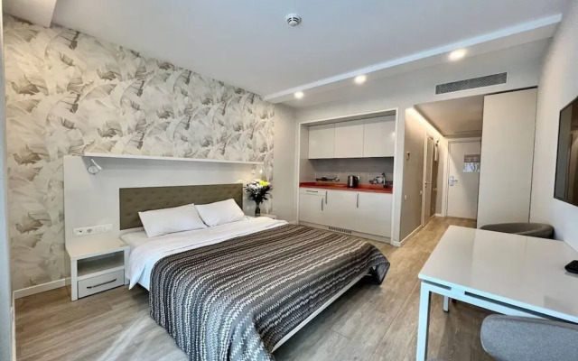 Epica Luxury Suit