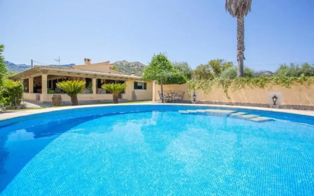 Pretty Villa With View