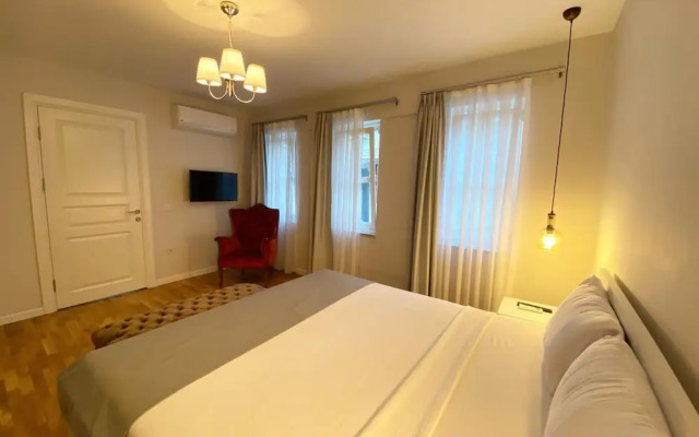 Mon Petit Hotel