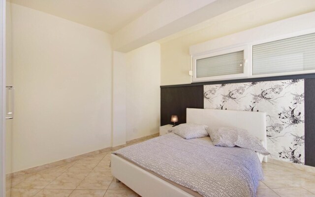 Awesome Home in Baska Voda With Wifi and 2 Bedrooms