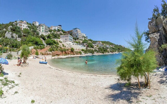 Stunning Apartment in Vinisce With Wifi and 2 Bedrooms