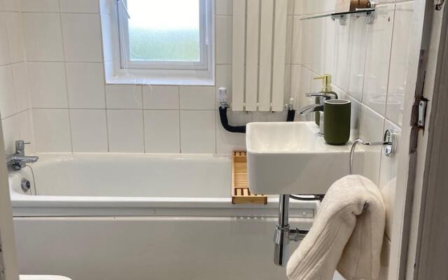 Stunning 2-bed Apartment in Twickenham