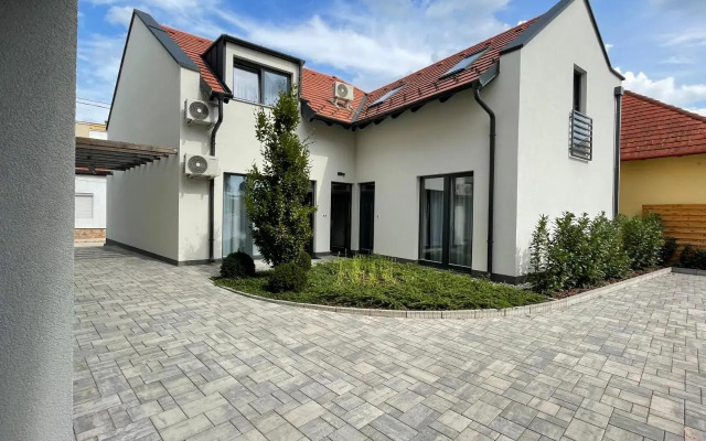 Dotis Apartman Tata