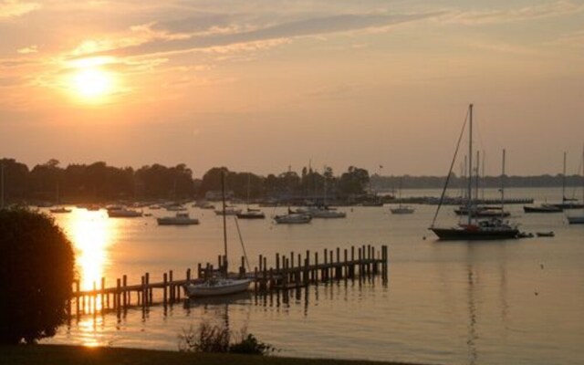 Dering Harbor Inn
