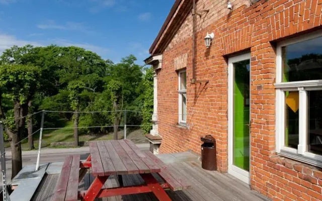Travellers Beach Hostel