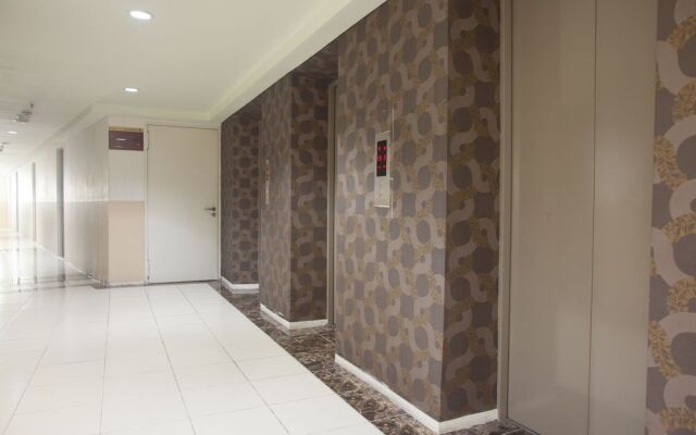 RedDoorz Apartment @ Manyar Street