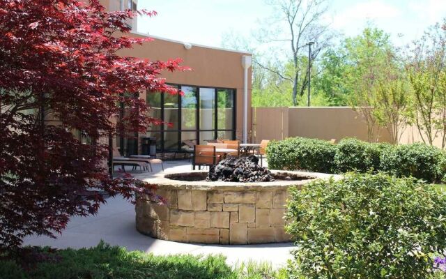 Courtyard Clarksville