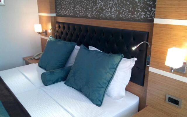 Malahit Exclusive City Hotel