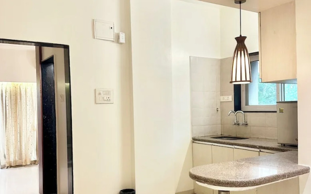 StayBird - Azure Suites Business Hotel