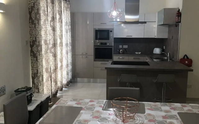 Sea View 2 Bed Apartment Close To Beach Hpi7738