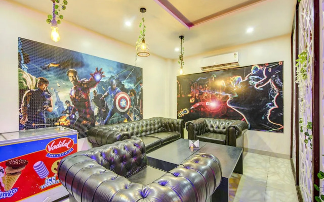 Gayatri Palace by OYO Rooms