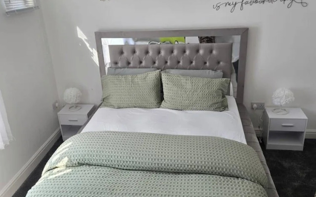 Glams Cozy City Apartment in Wolverhampton