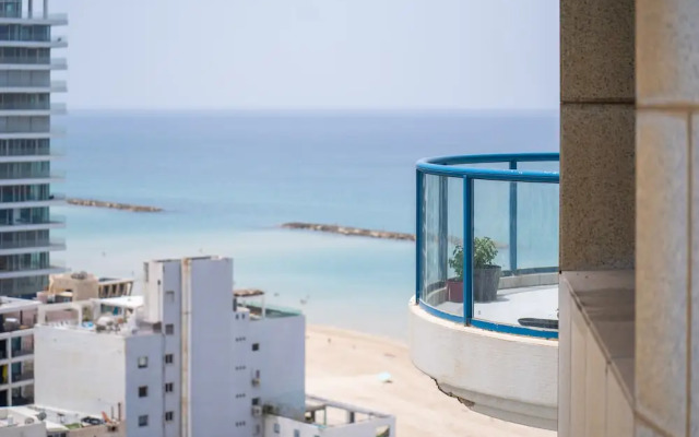Beachfront with Balcony and Pool Access
