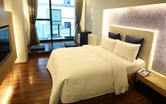 Gold Sandy Beach Hotel