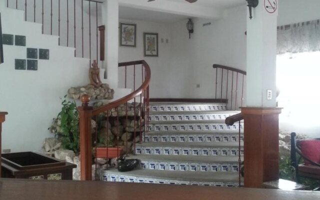 Hotel Casa Flores De Tikal